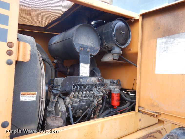 image for item IO9569 1998 Case 621B  wheel loader