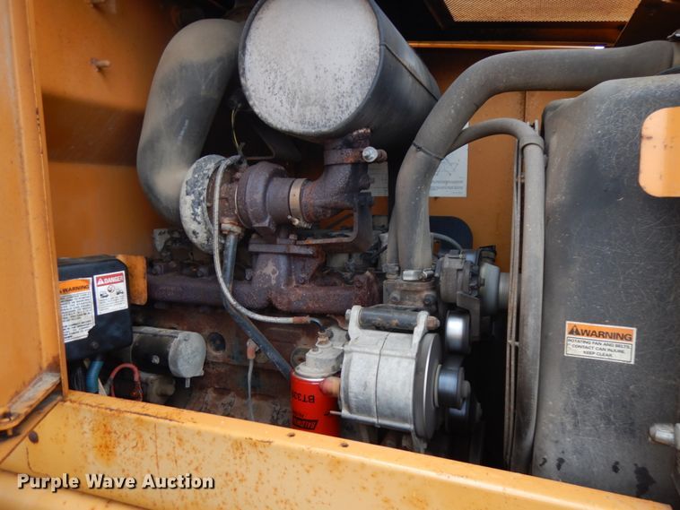 image for item IO9569 1998 Case 621B  wheel loader