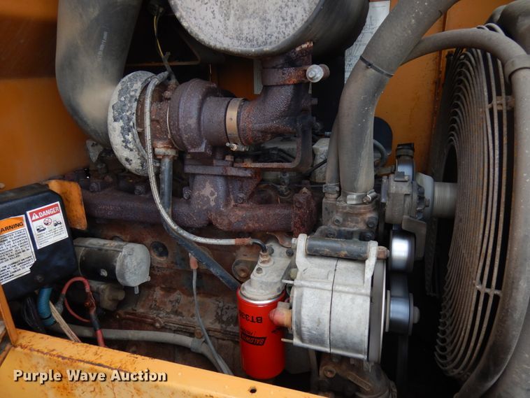 image for item IO9569 1998 Case 621B  wheel loader