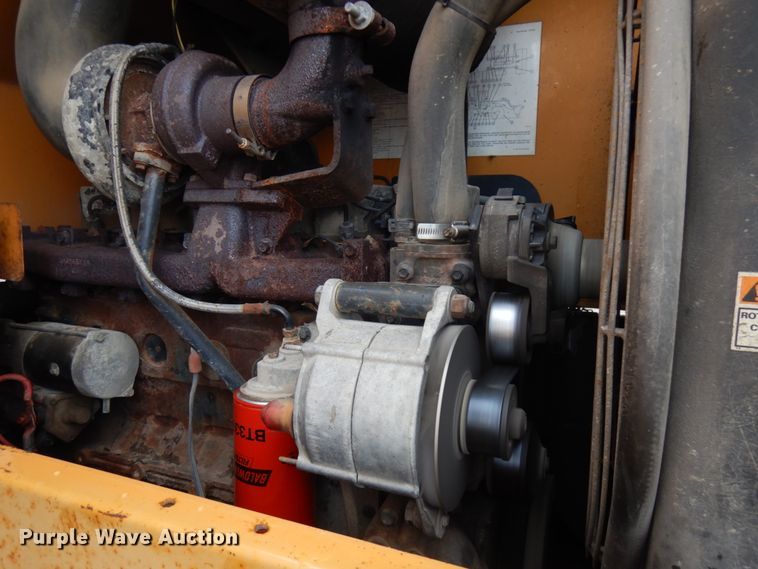 image for item IO9569 1998 Case 621B  wheel loader