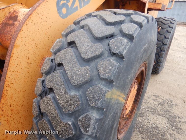 image for item IO9569 1998 Case 621B  wheel loader
