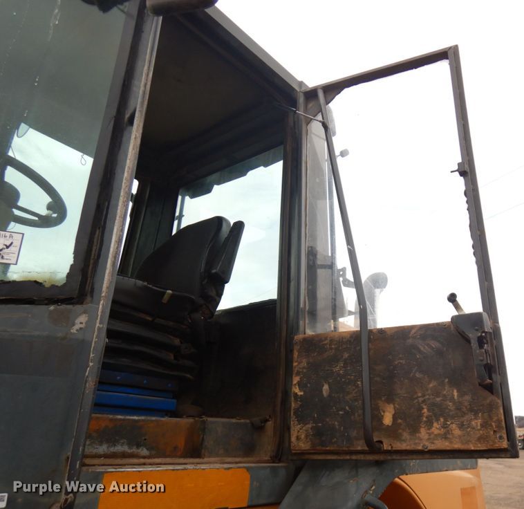 image for item IO9570 2005 Case 621D  wheel loader