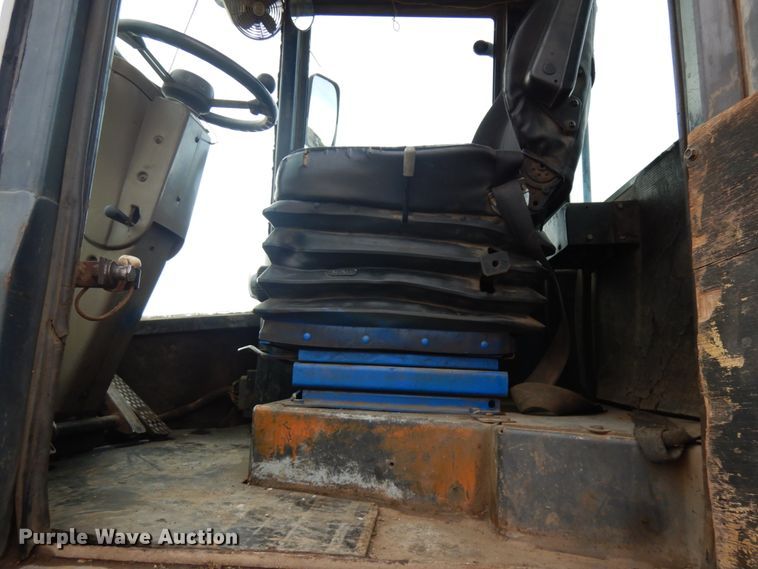 image for item IO9570 2005 Case 621D  wheel loader