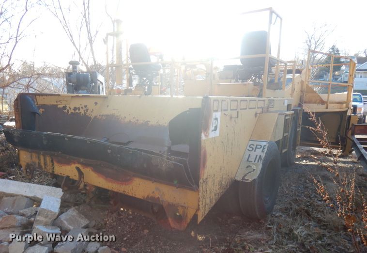 image for item IO9631 1996 Rosco SPR-H  chip spreader