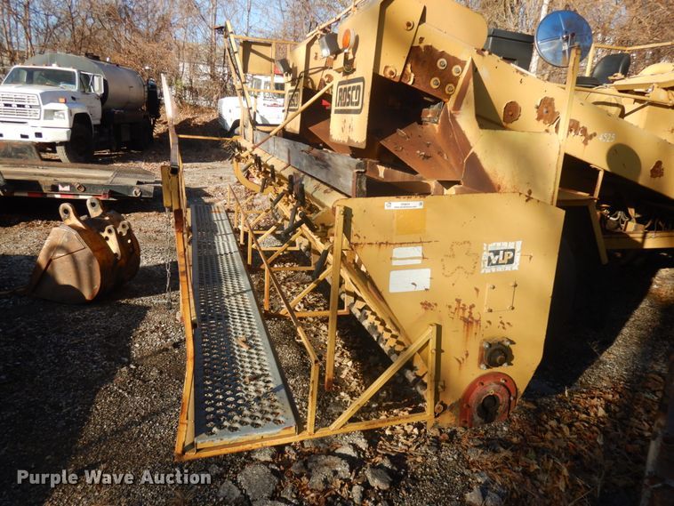 image for item IO9631 1996 Rosco SPR-H  chip spreader