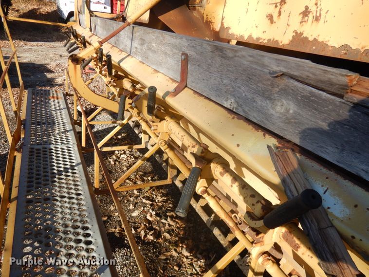 image for item IO9631 1996 Rosco SPR-H  chip spreader