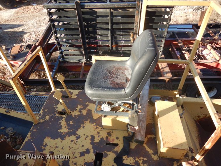 image for item IO9631 1996 Rosco SPR-H  chip spreader