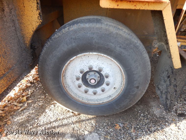 image for item IO9631 1996 Rosco SPR-H  chip spreader