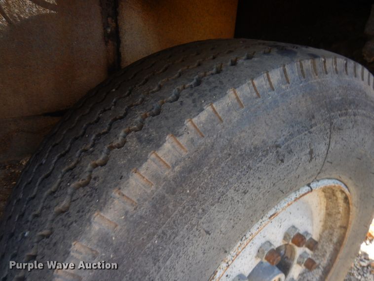 image for item IO9631 1996 Rosco SPR-H  chip spreader