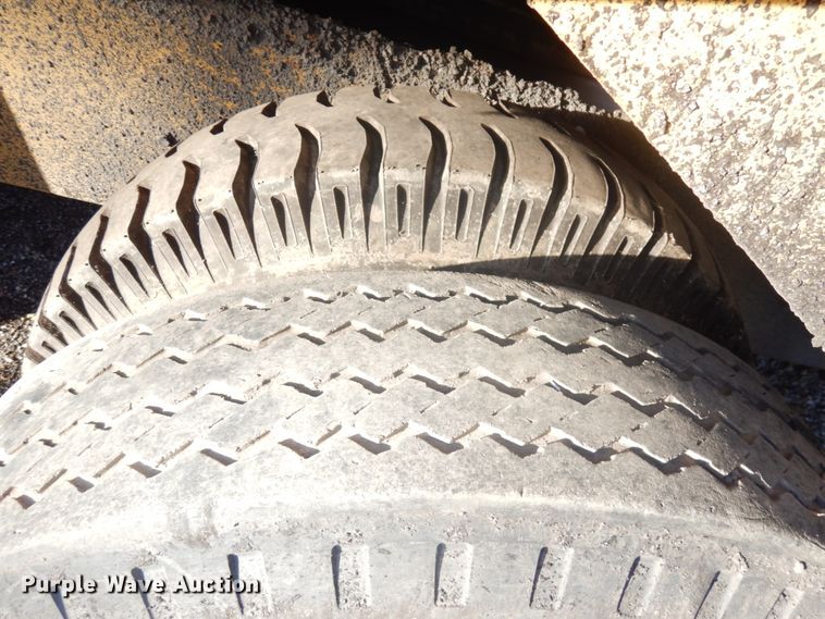 image for item IO9631 1996 Rosco SPR-H  chip spreader