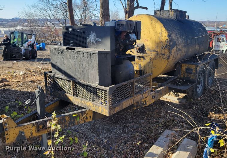 image for item IV9736 2012 Neal  seal coat trailer