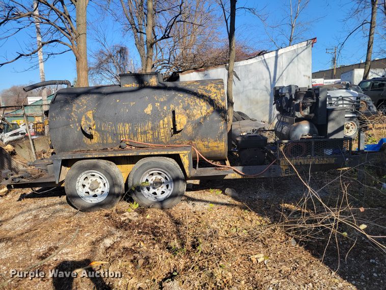 image for item IV9736 2012 Neal  seal coat trailer