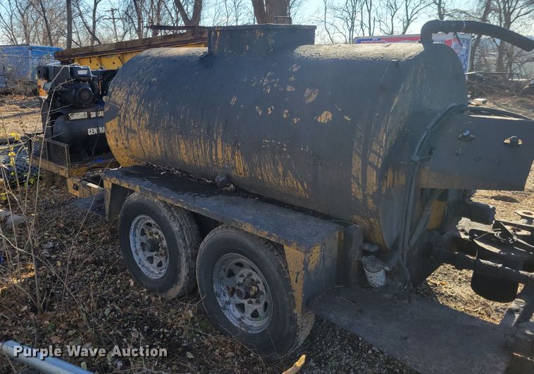 image for item IV9736 2012 Neal  seal coat trailer