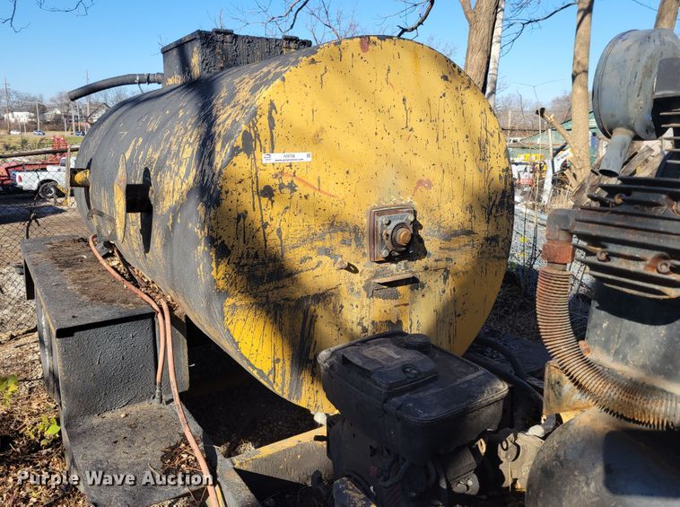 image for item IV9736 2012 Neal  seal coat trailer