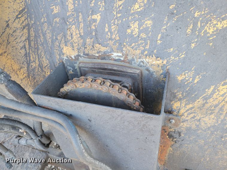 image for item IV9736 2012 Neal  seal coat trailer