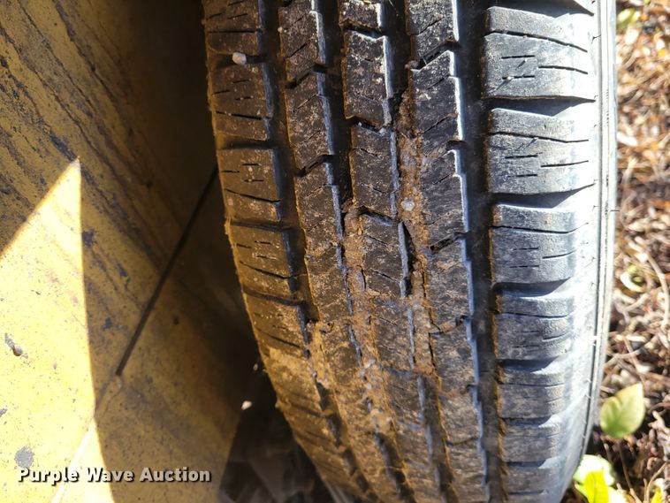 image for item IV9736 2012 Neal  seal coat trailer