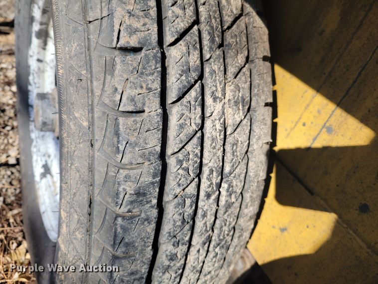 image for item IV9736 2012 Neal  seal coat trailer