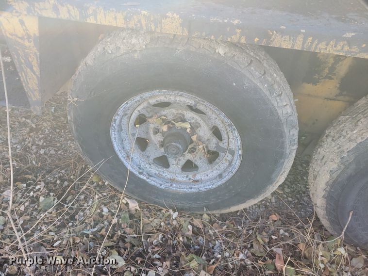 image for item IV9736 2012 Neal  seal coat trailer