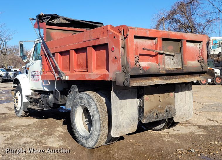 image for item IV9740 2000 International 4700  dump truck