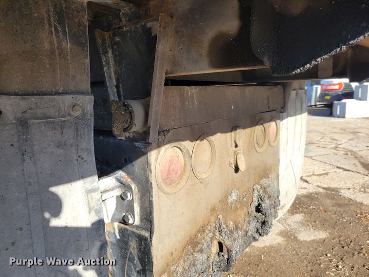 image for item IV9740 2000 International 4700  dump truck