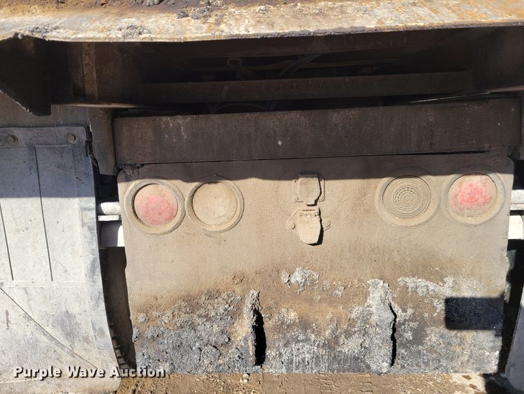 image for item IV9740 2000 International 4700  dump truck