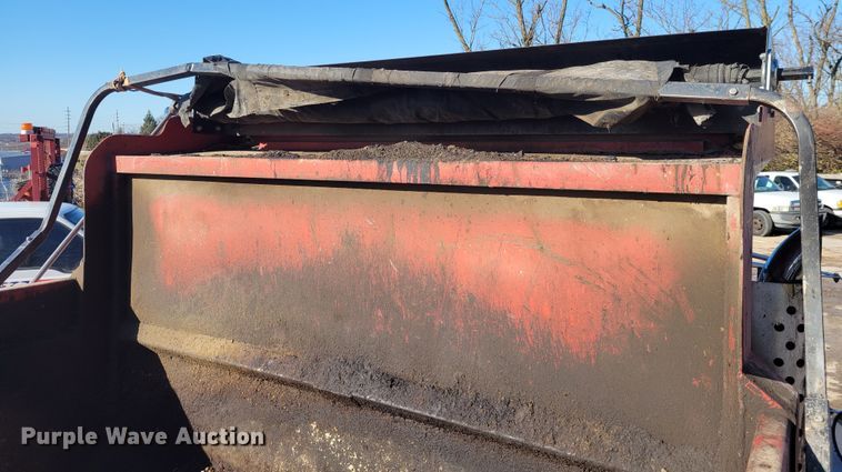 image for item IV9740 2000 International 4700  dump truck