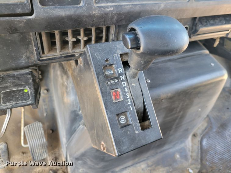 image for item IV9740 2000 International 4700  dump truck