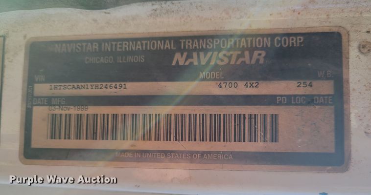 image for item IV9740 2000 International 4700  dump truck