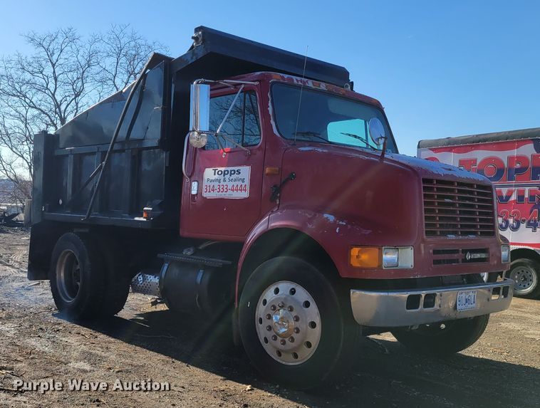 image for item IV9741 1993 International 8100  dump truck