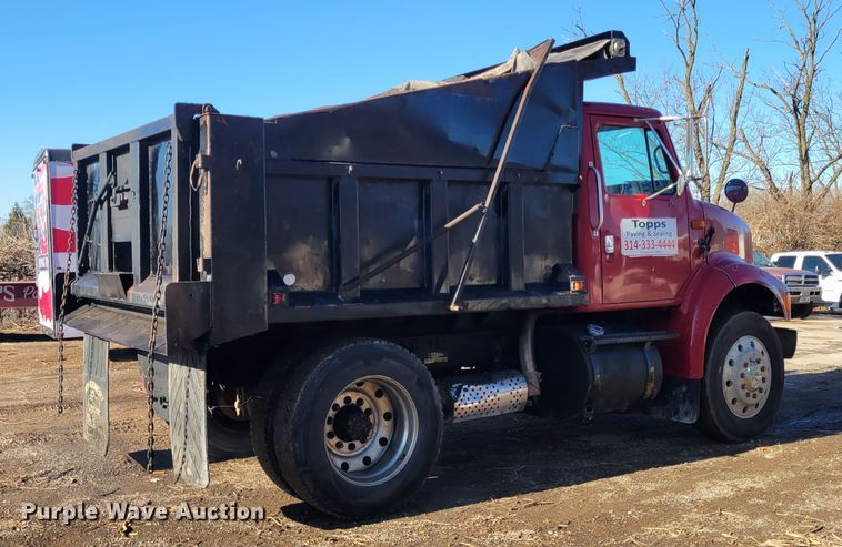 image for item IV9741 1993 International 8100  dump truck