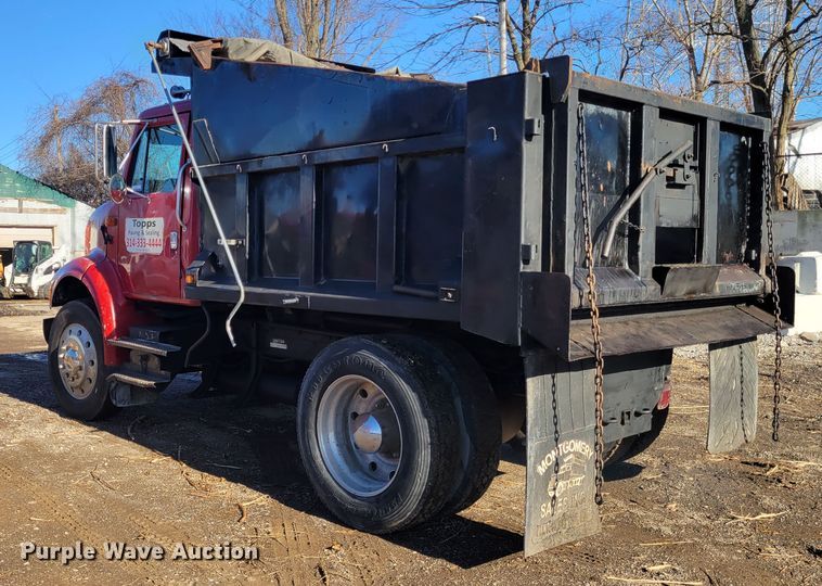 image for item IV9741 1993 International 8100  dump truck