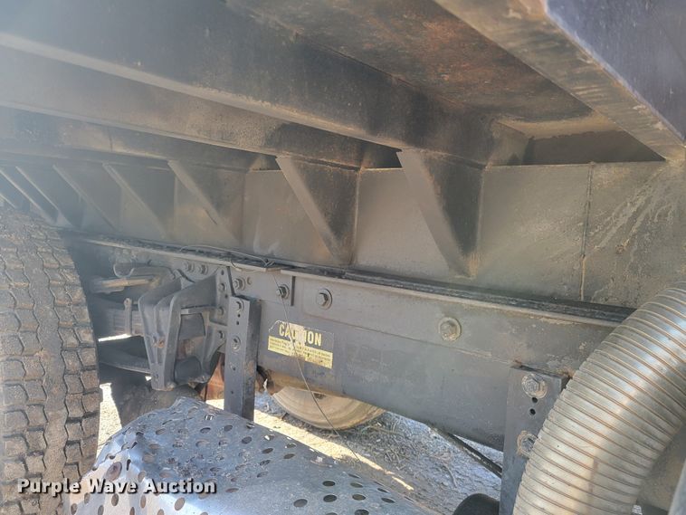 image for item IV9741 1993 International 8100  dump truck