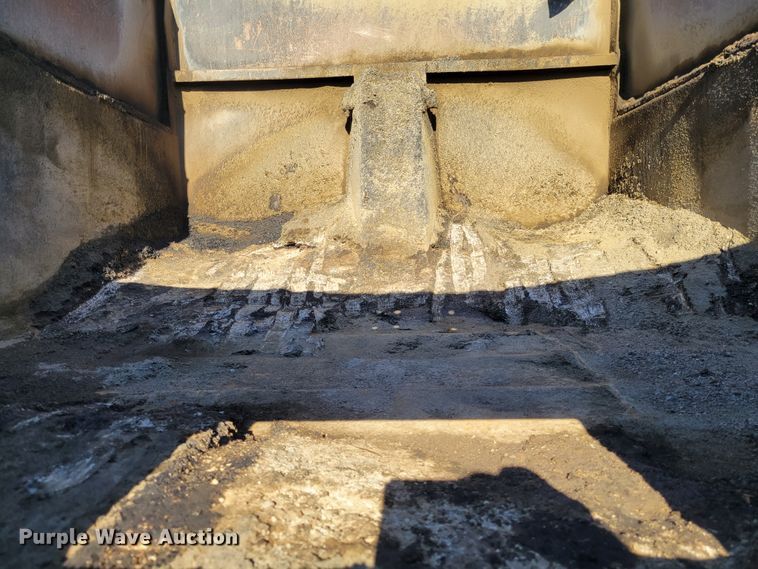 image for item IV9741 1993 International 8100  dump truck