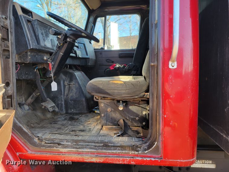 image for item IV9741 1993 International 8100  dump truck