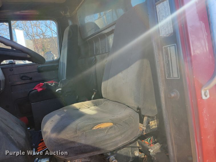 image for item IV9741 1993 International 8100  dump truck