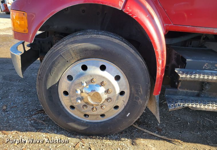 image for item IV9741 1993 International 8100  dump truck