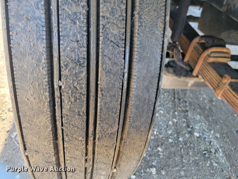 image for item IV9741 1993 International 8100  dump truck