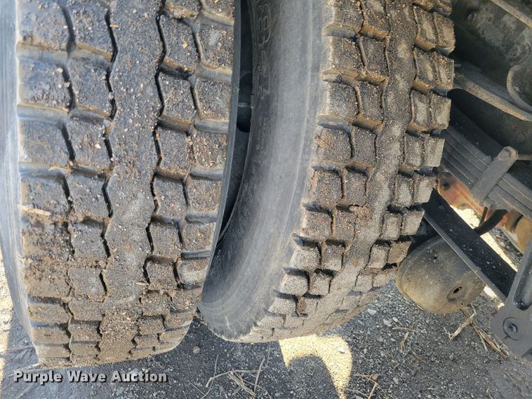 image for item IV9741 1993 International 8100  dump truck