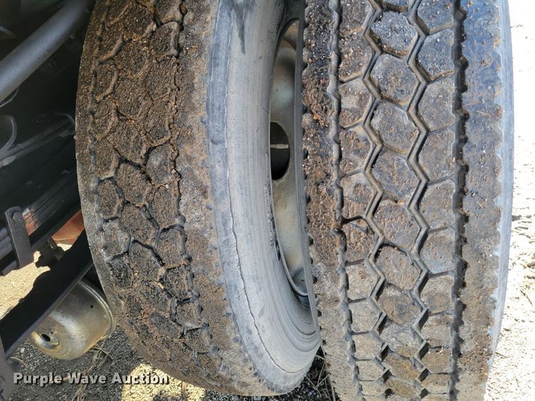 image for item IV9741 1993 International 8100  dump truck