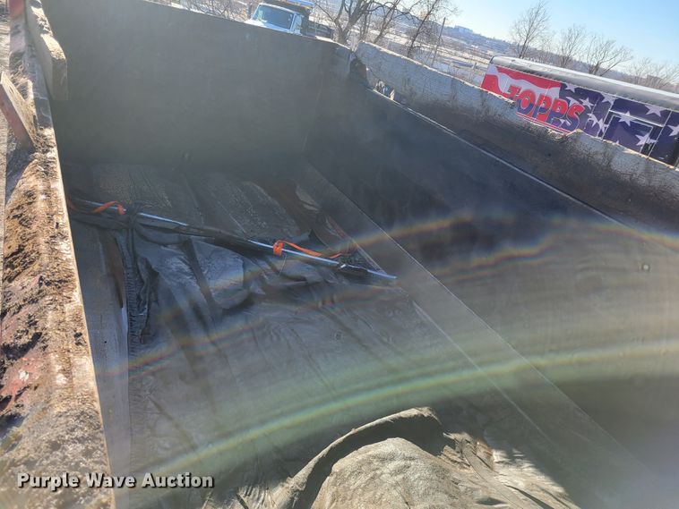 image for item IV9742 2005 Sterling LT8500  dump truck