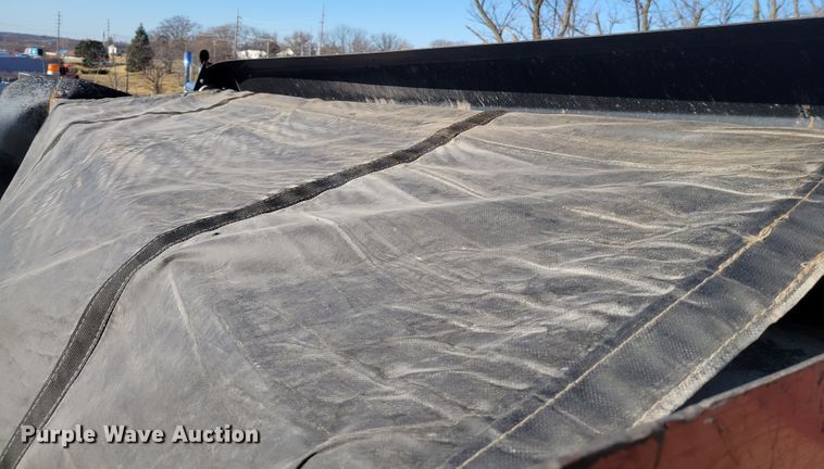 image for item IV9742 2005 Sterling LT8500  dump truck