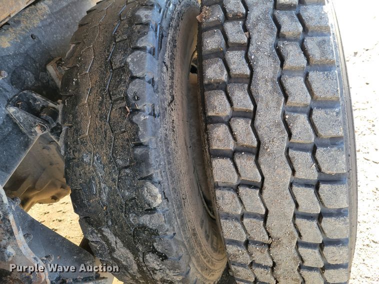 image for item IV9742 2005 Sterling LT8500  dump truck