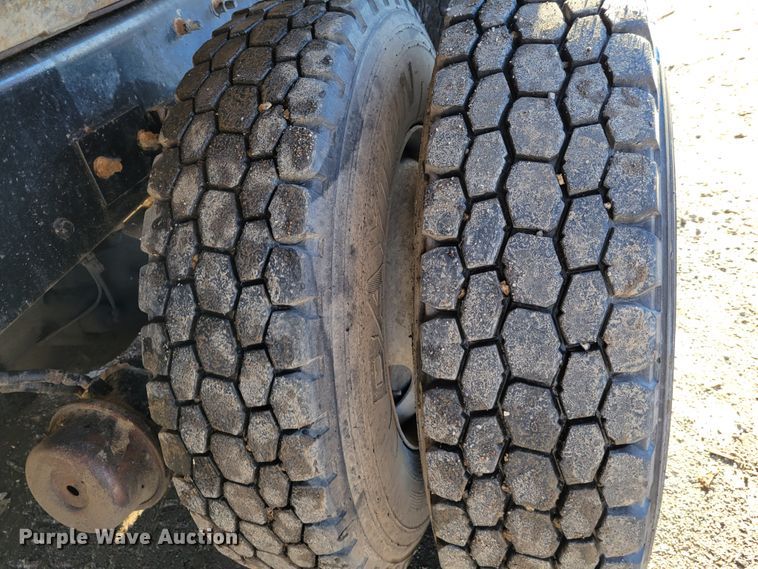 image for item IV9742 2005 Sterling LT8500  dump truck