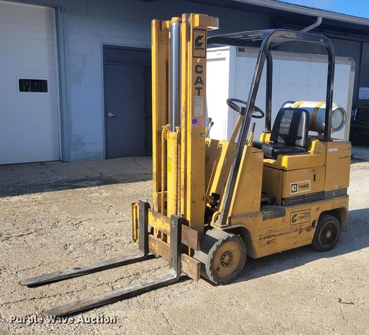 image for item IV9743 Caterpillar T40C  forklift