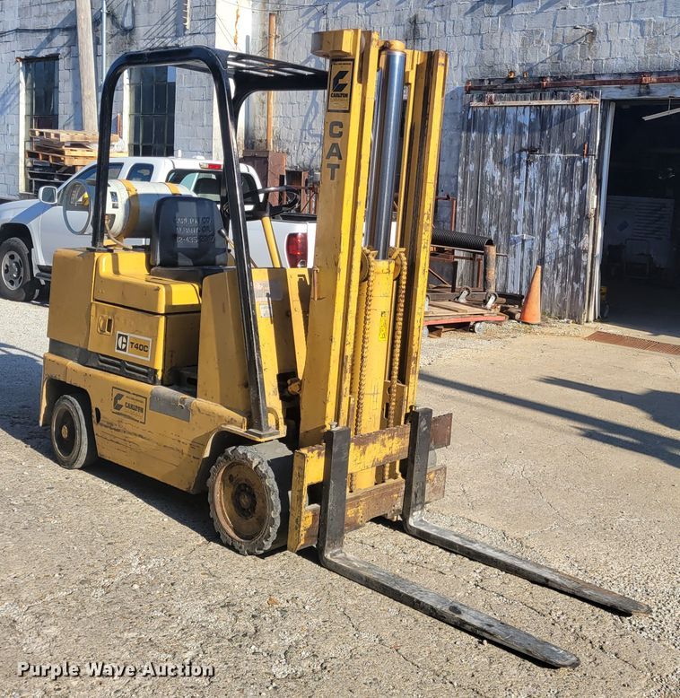 image for item IV9743 Caterpillar T40C  forklift