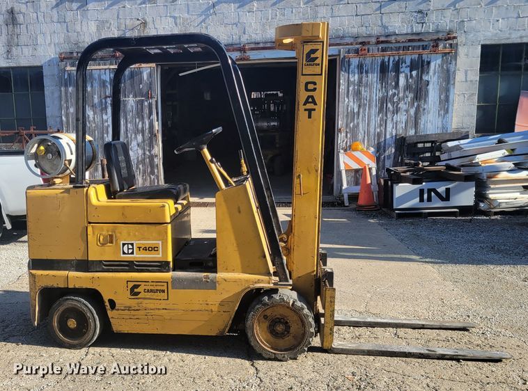 image for item IV9743 Caterpillar T40C  forklift