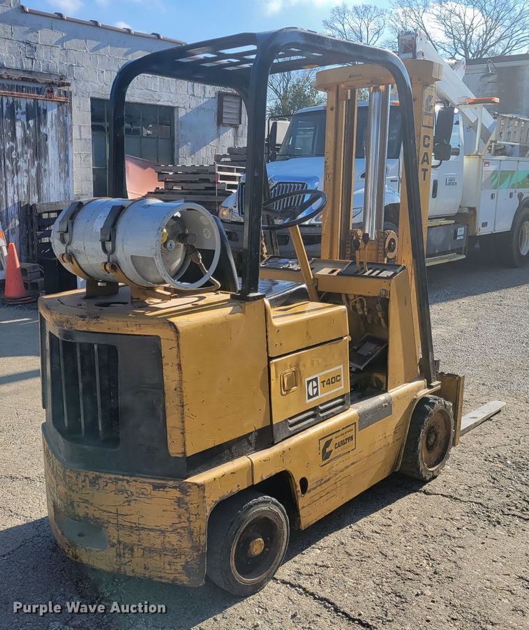 image for item IV9743 Caterpillar T40C  forklift