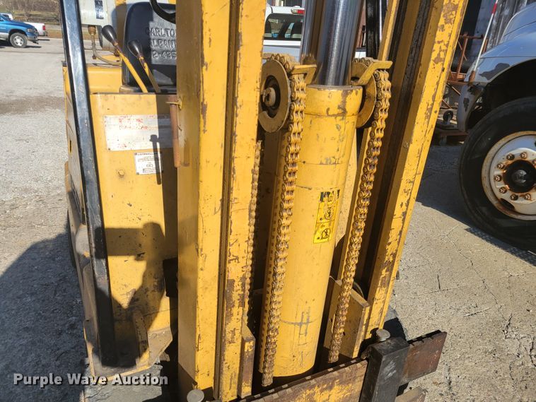 image for item IV9743 Caterpillar T40C  forklift