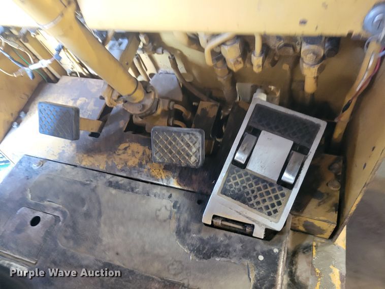 image for item IV9743 Caterpillar T40C  forklift