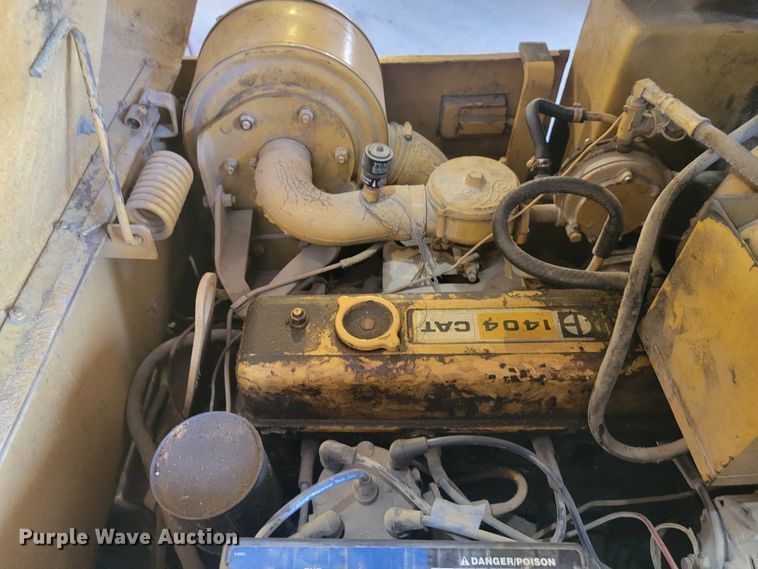 image for item IV9743 Caterpillar T40C  forklift